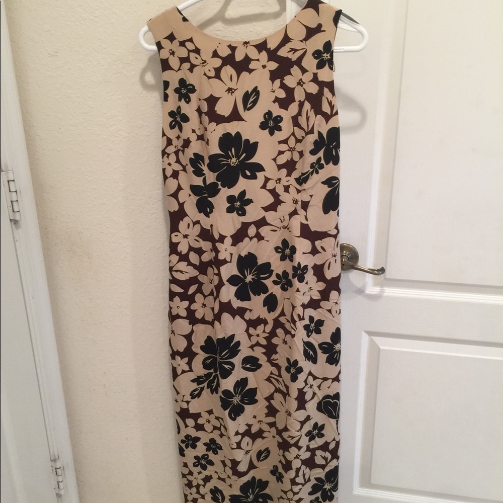 Long dress with cut out back